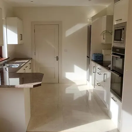4 Bedroom In Union Hall, West Cork Holiday home Unionhall